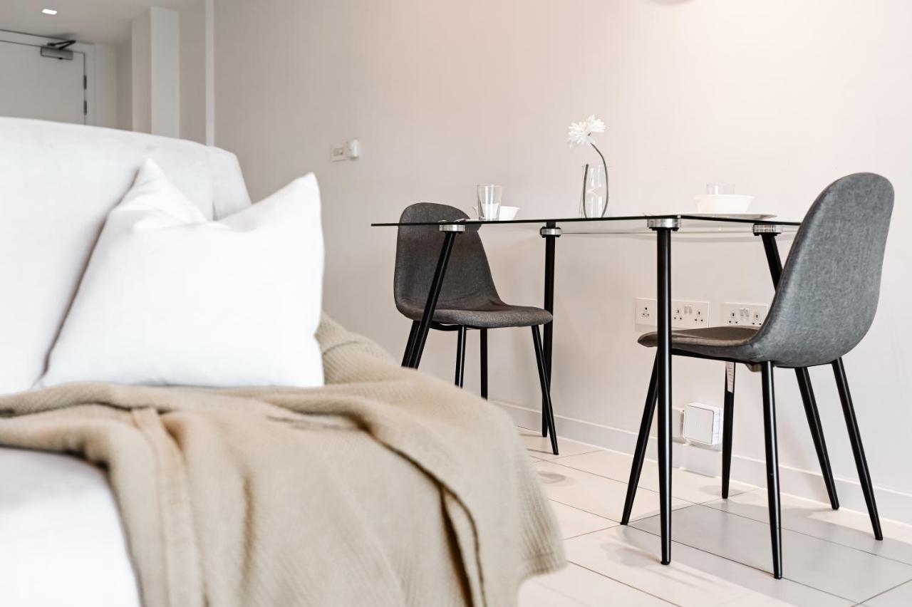 Khayat Homes - The Curve - One Bed Λονδίνο Εξωτερικό φωτογραφία
