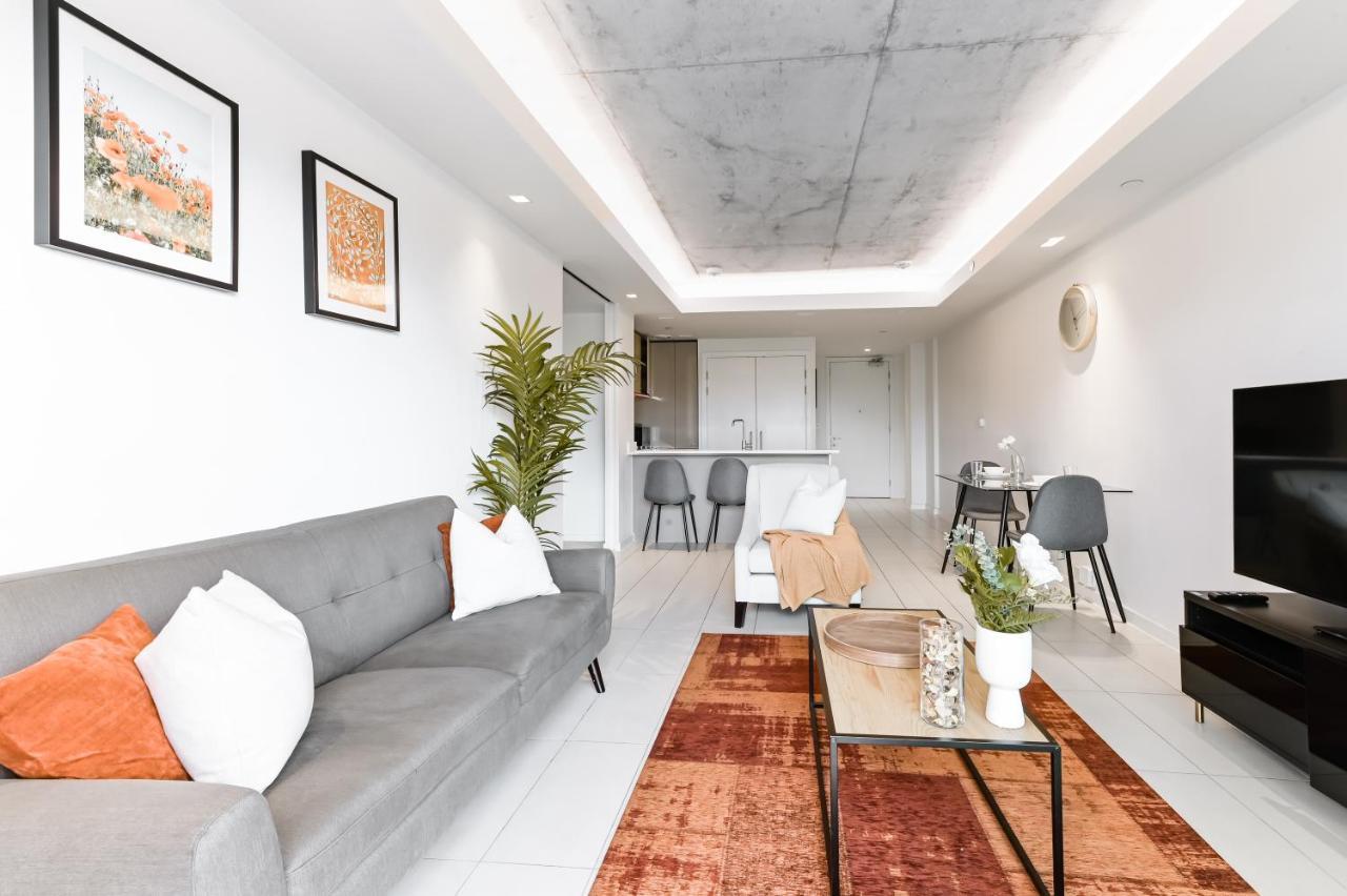 Khayat Homes - The Curve - One Bed Λονδίνο Εξωτερικό φωτογραφία